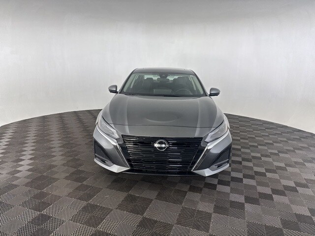 2024 Nissan Altima 2.5 SL photo 2