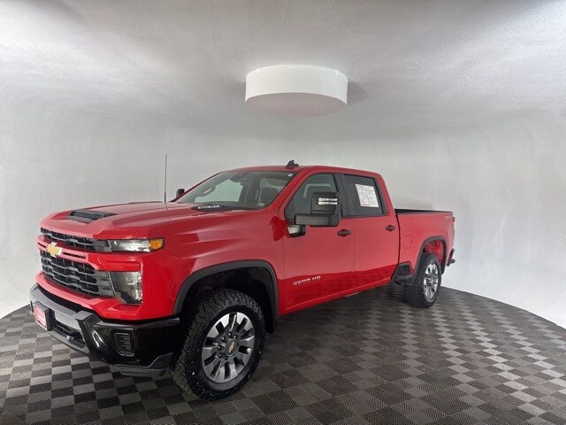 2024 Chevrolet Silverado 2500HD Custom photo 3