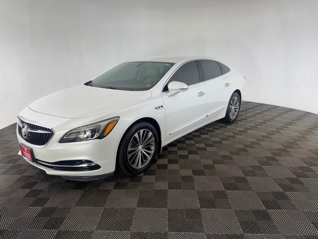2017 Buick LaCrosse Preferred photo 3
