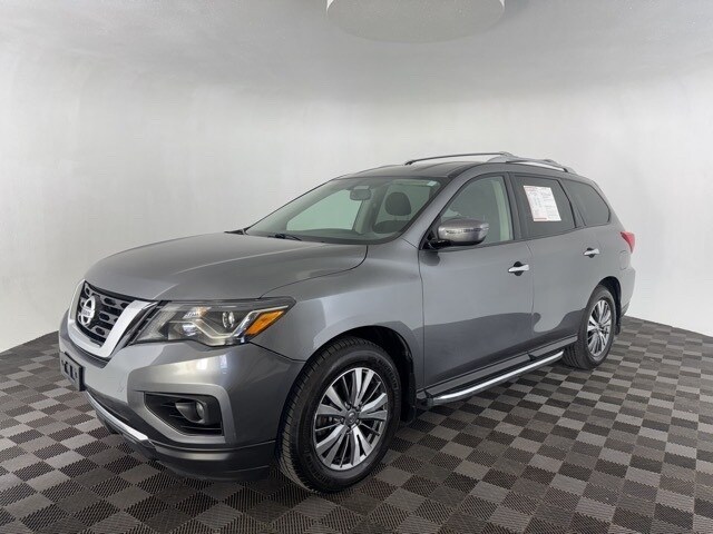 2020 Nissan Pathfinder SV photo 3