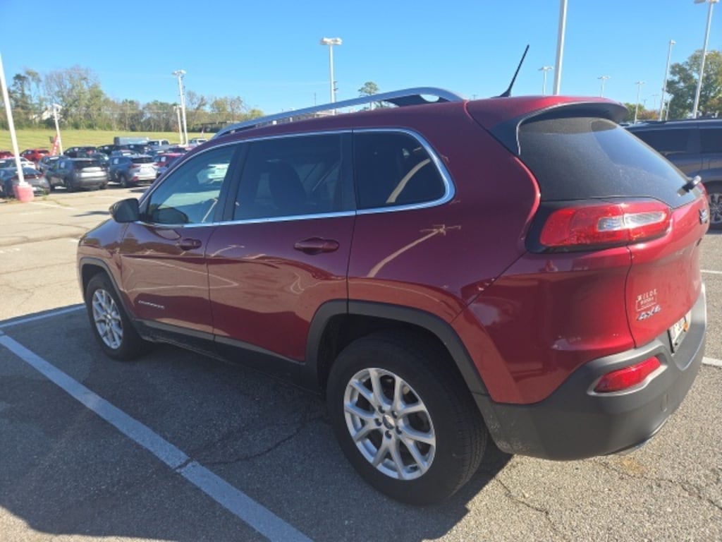 Used 2015 Jeep Cherokee Latitude SUV