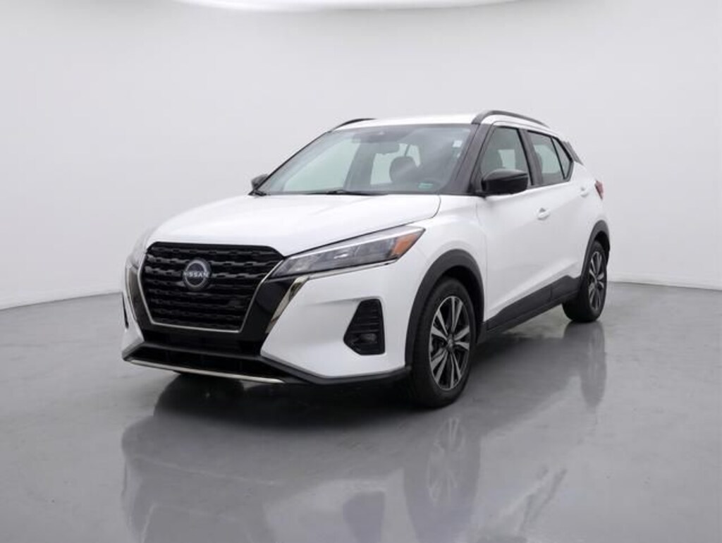 Used 2024 Nissan Kicks SR SUV