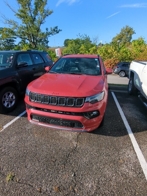 2023 Jeep Compass Limited photo 3