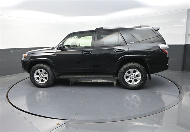 2023 Toyota 4Runner SR5 Premium photo 4