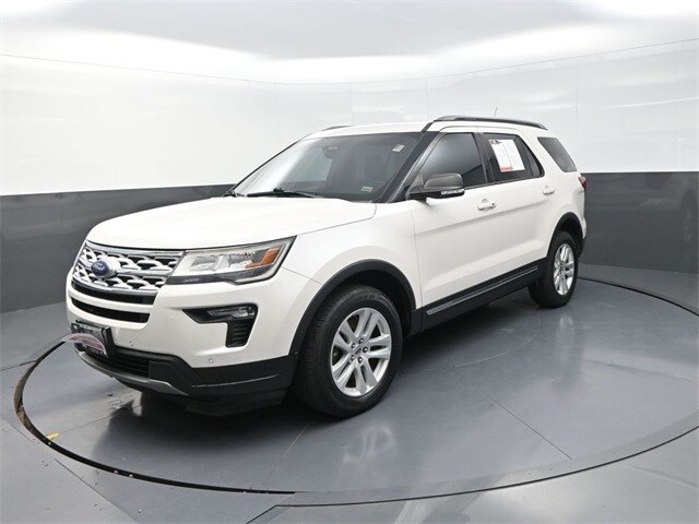 2019 Ford Explorer XLT photo 3