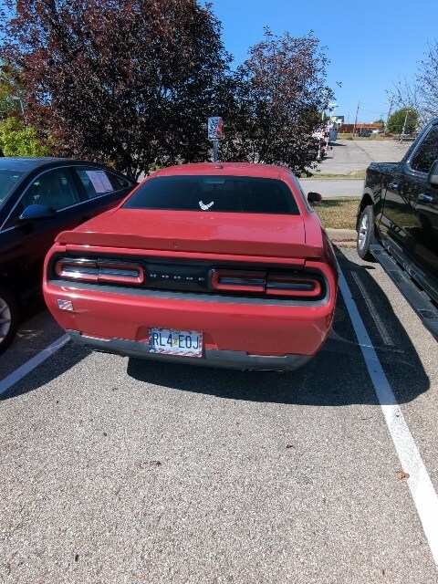2016 Dodge Challenger SXT Plus photo 2