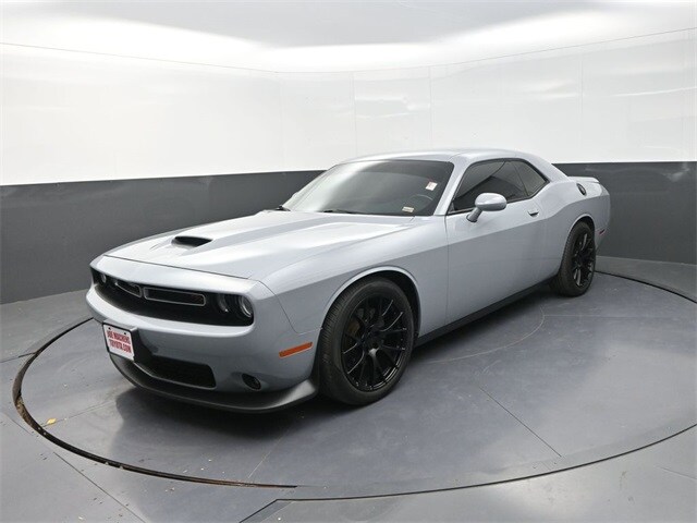 2021 Dodge Challenger R/T photo 2