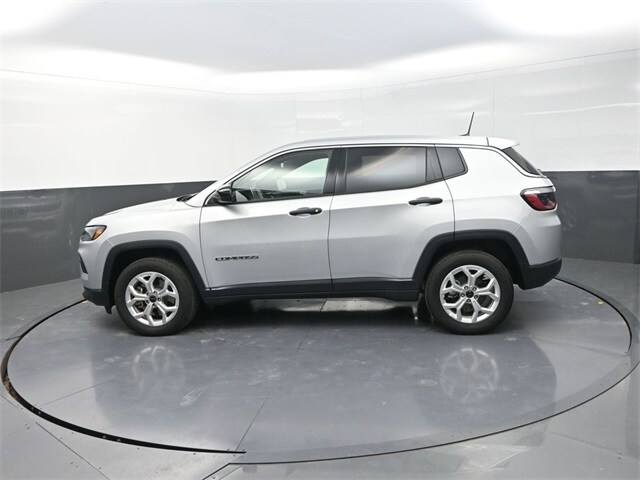 2025 Jeep Compass Sport photo 4