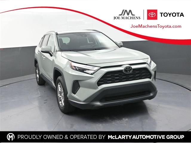 2023 Toyota RAV4 XLE's photo