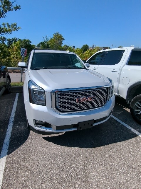 2016 Gmc Yukon Denali photo 2