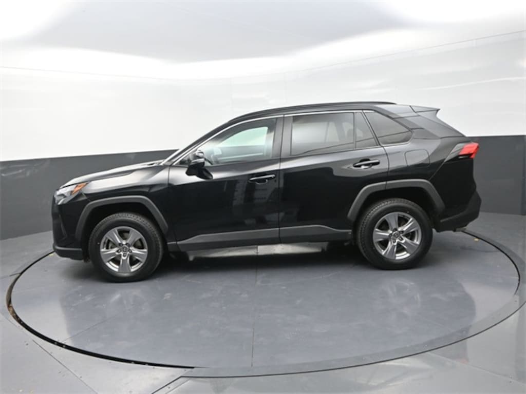Used 2022 Toyota RAV4 XLE SUV