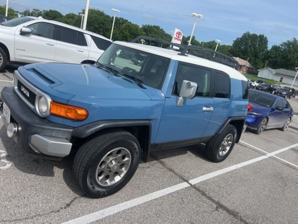 Used 2011 Toyota FJ Cruiser Base SUV