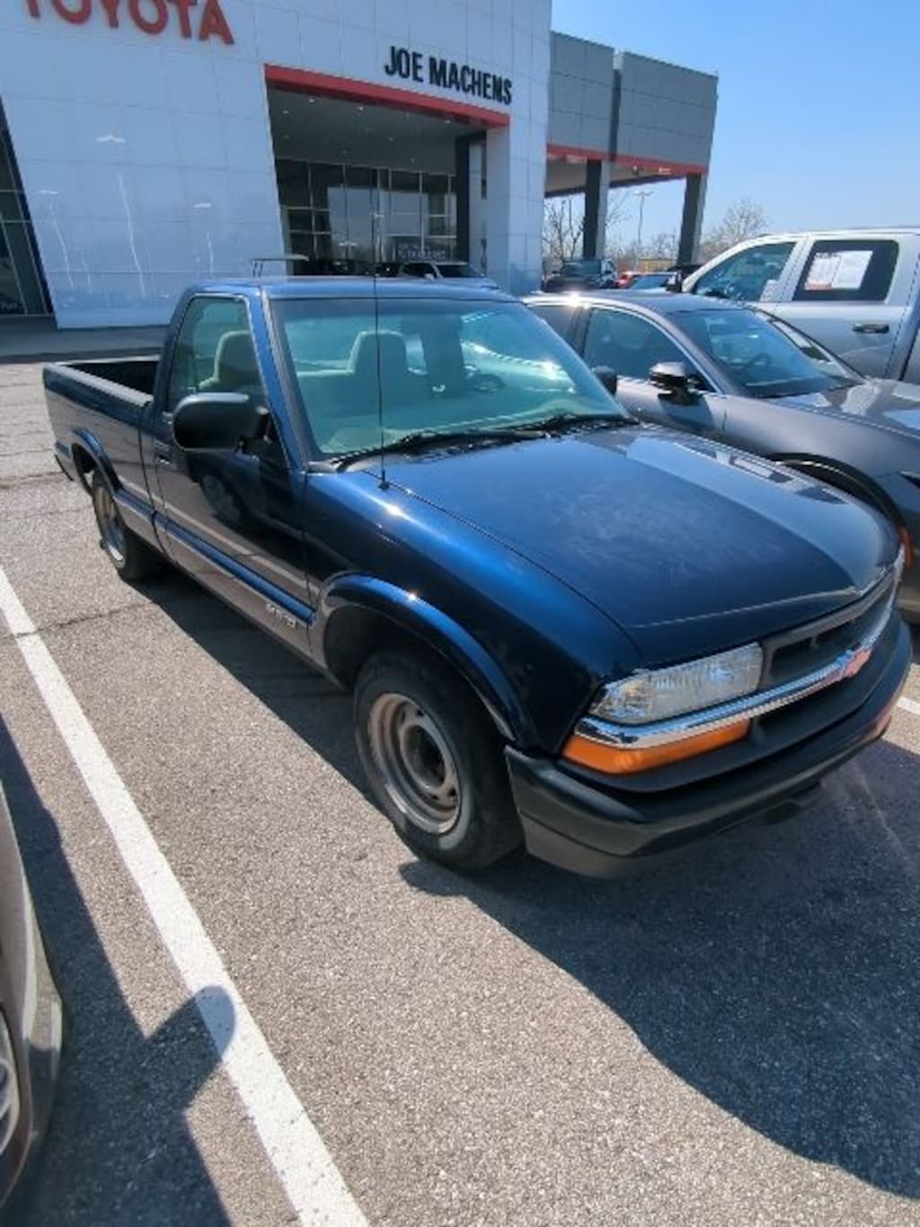 Used 2002 Chevrolet S-10 Base Truck