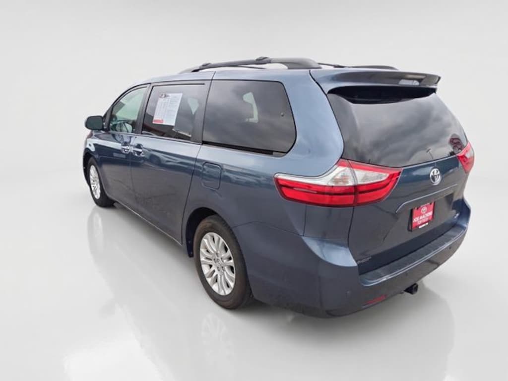 Used 2015 Toyota Sienna XLE Premium Minivan/Van