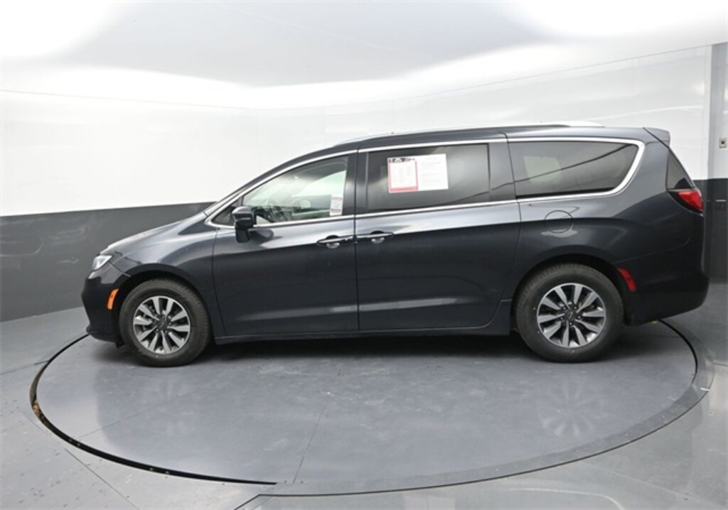 Used 2021 Chrysler Pacifica Touring L Minivan/Van