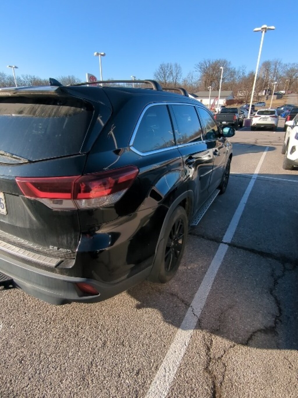 Used 2019 Toyota Highlander SE SUV