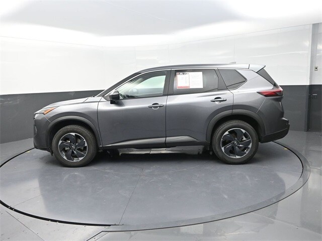 2024 Nissan Rogue SV photo 3