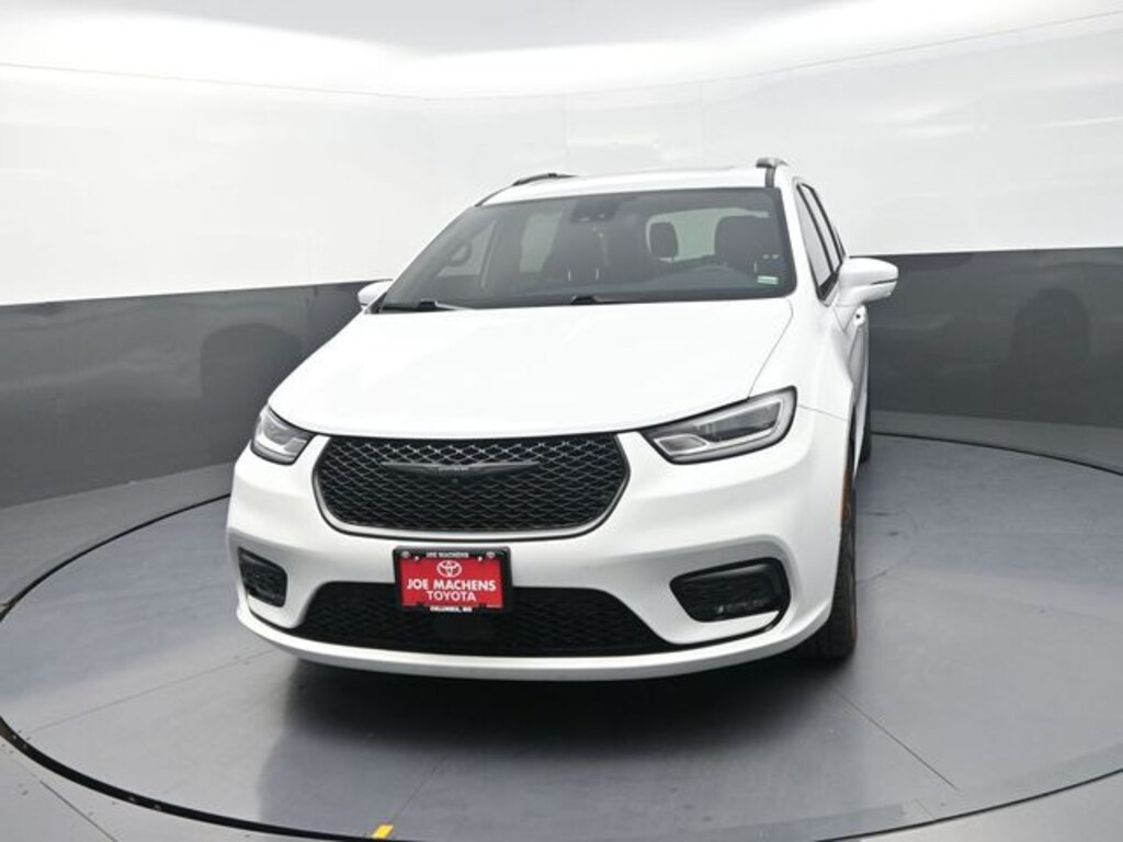 Used 2022 Chrysler Pacifica Limited Minivan/Van