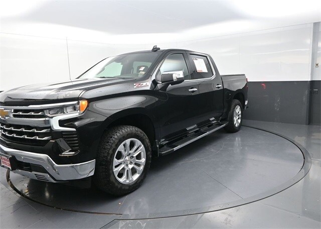 2023 Chevrolet Silverado 1500 LTZ photo 3