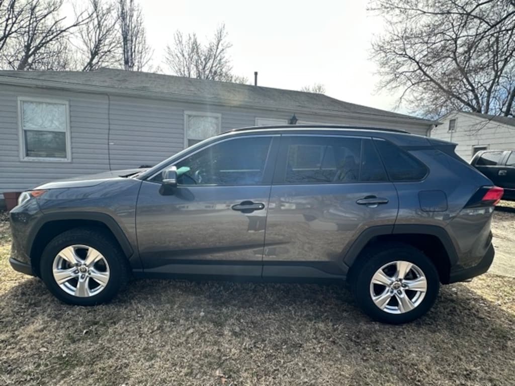 Used 2021 Toyota RAV4 XLE SUV