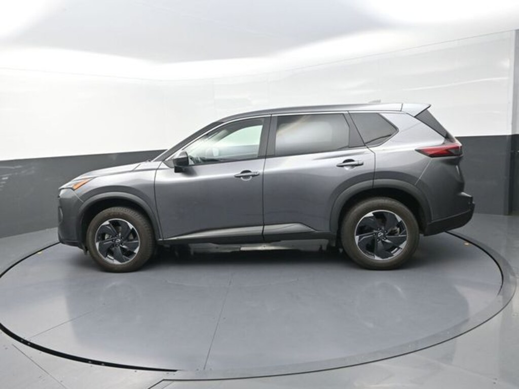 Used 2024 Nissan Rogue SV SUV