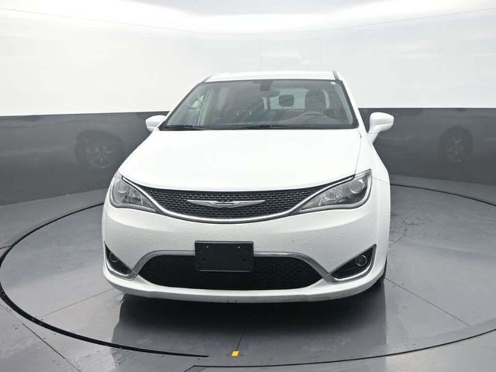 Used 2018 Chrysler Pacifica Touring Plus Minivan/Van