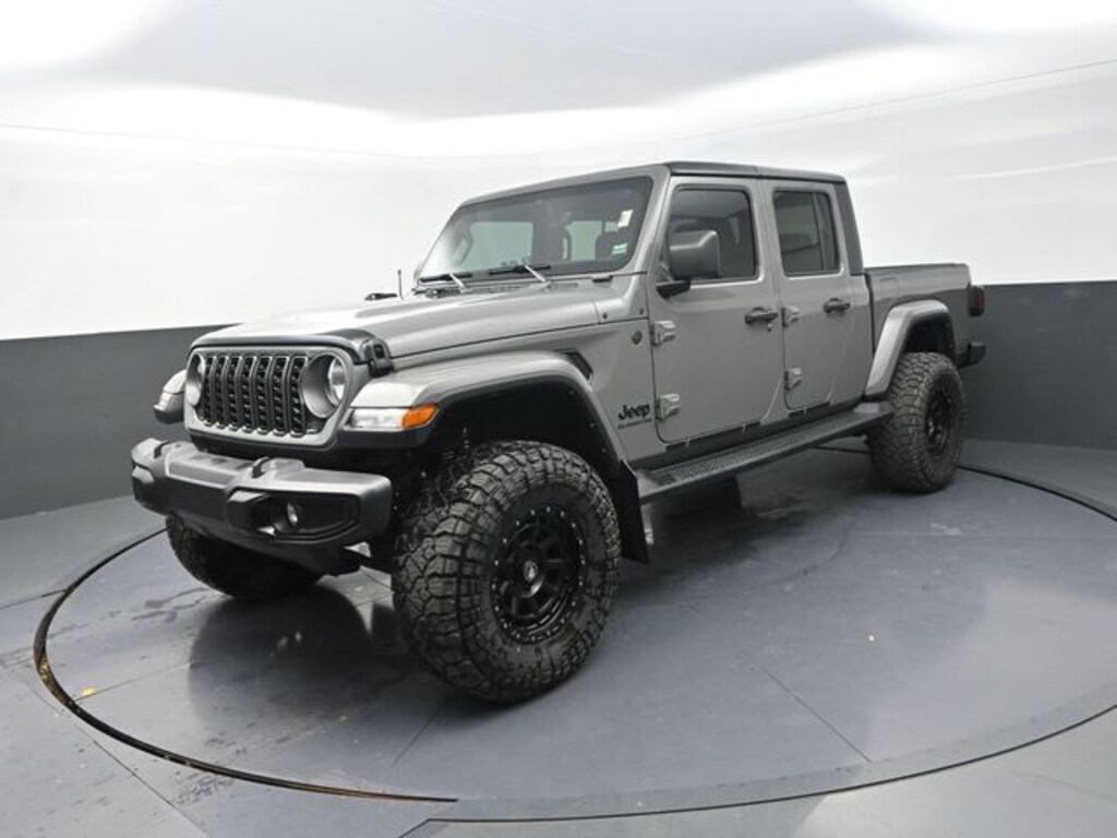 Used 2022 Jeep Gladiator Altitude Truck