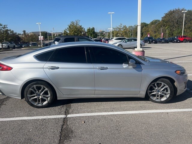 2019 Ford Fusion SEL photo 4