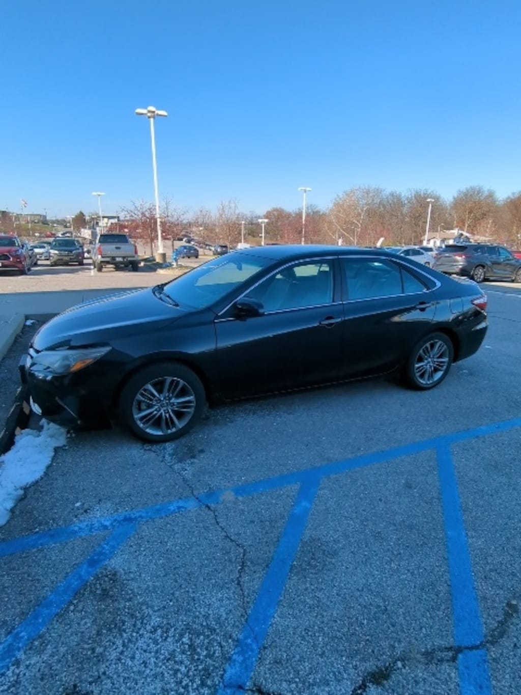 Used 2015 Toyota Camry SE Sedan