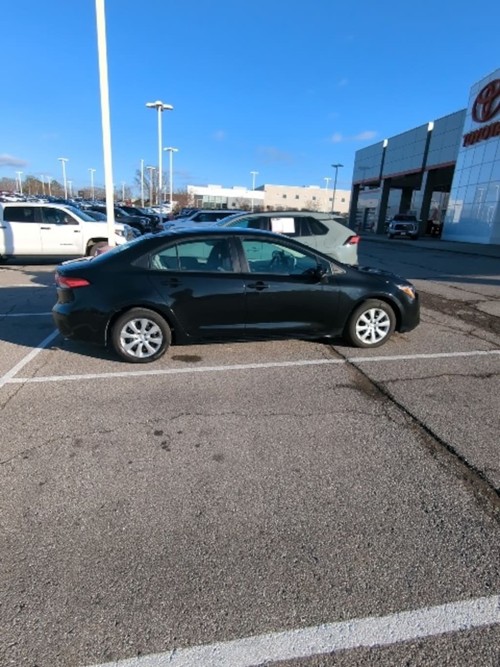 Used 2020 Toyota Corolla LE Sedan
