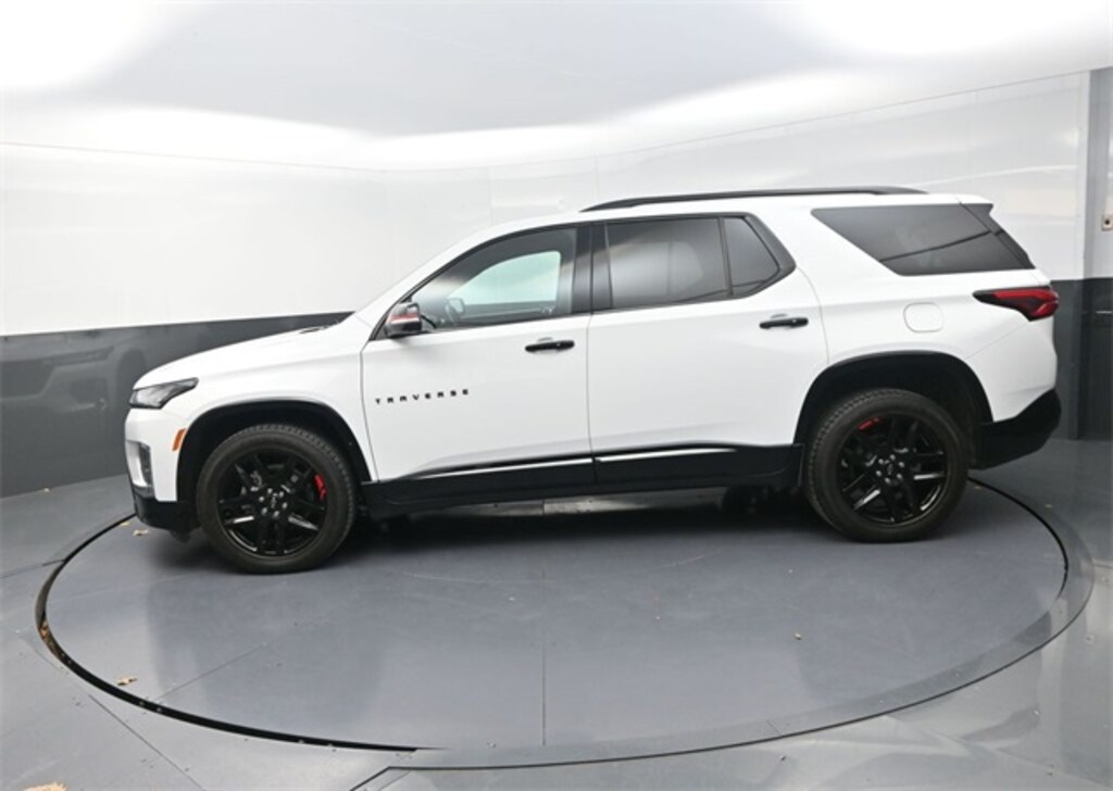 Used 2022 Chevrolet Traverse Premier SUV