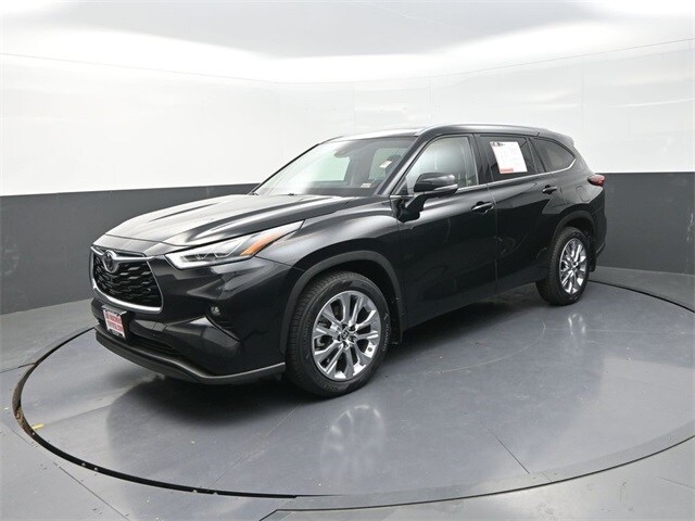 2023 Toyota Highlander Limited photo 3