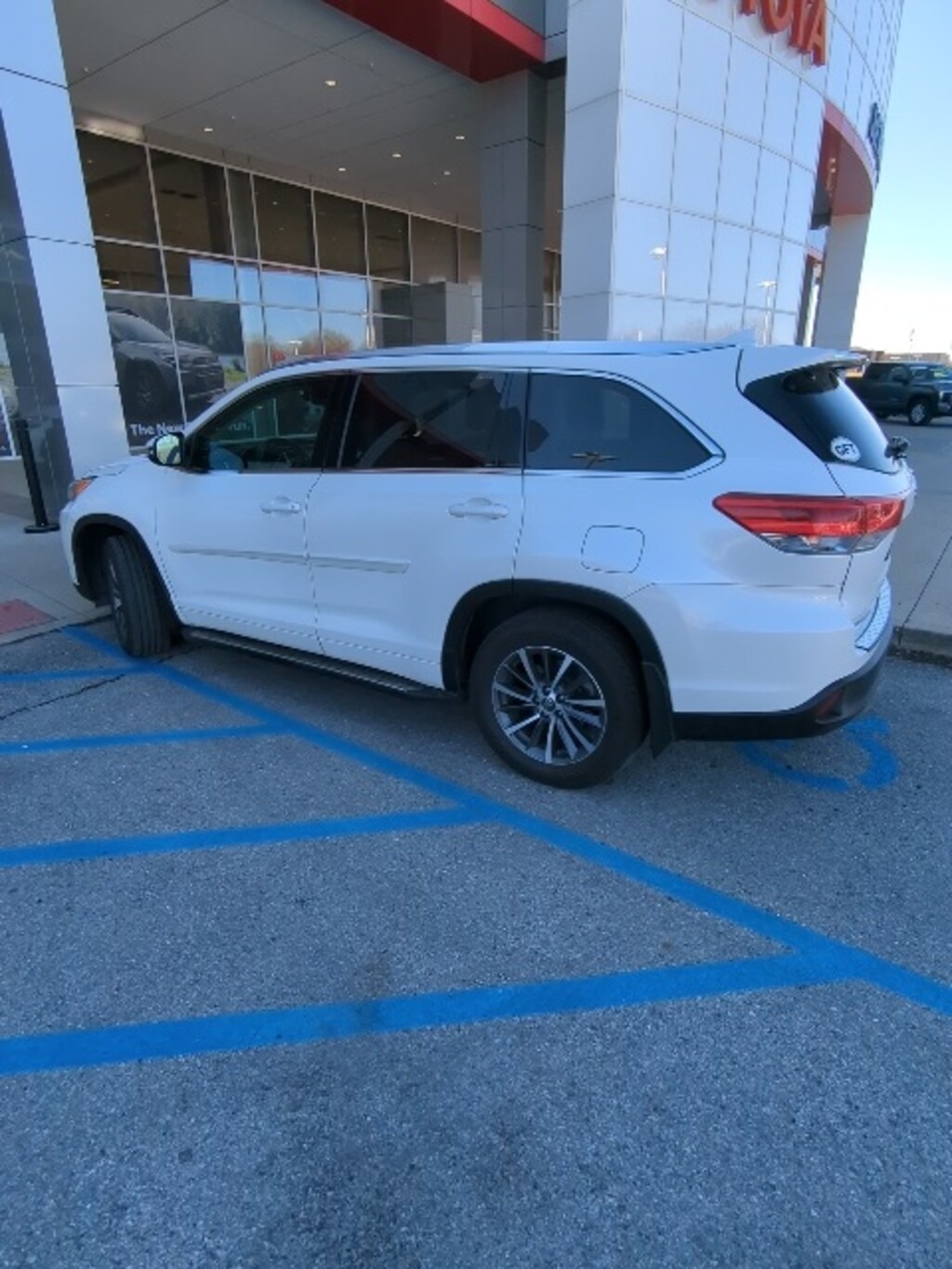 Used 2018 Toyota Highlander XLE SUV