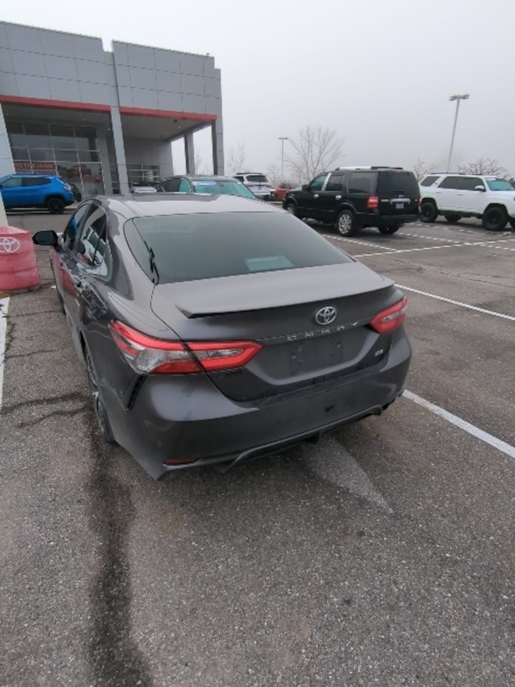 Used 2018 Toyota Camry SE Sedan