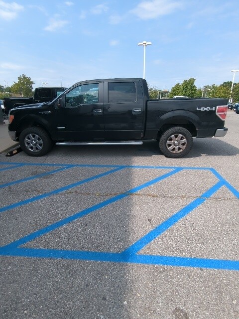 2013 Ford F-150 XLT photo 2