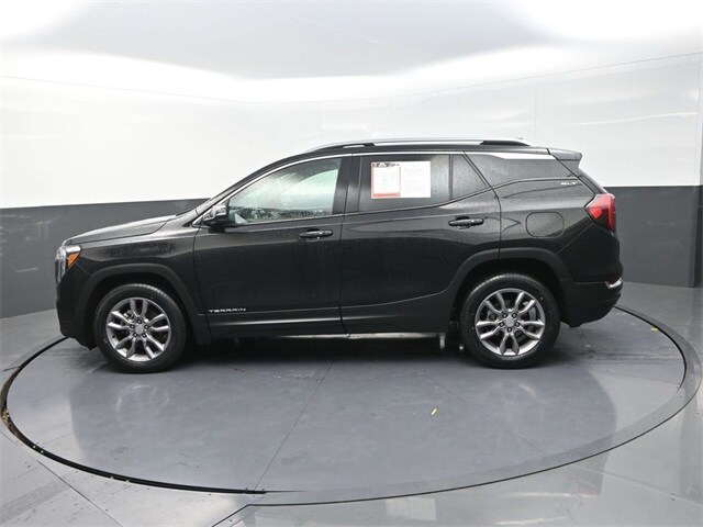2024 Gmc Terrain SLT photo 2
