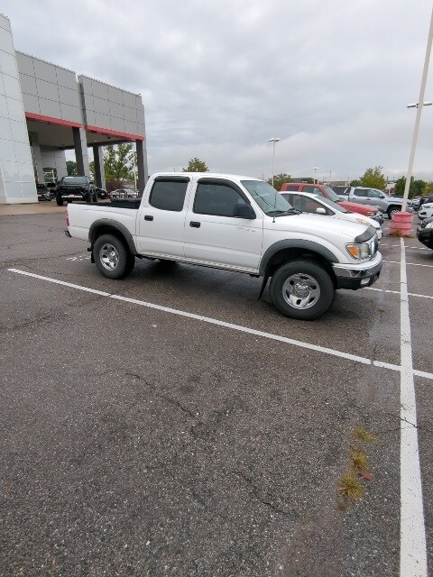 2002 Toyota Tacoma PreRunner photo 2