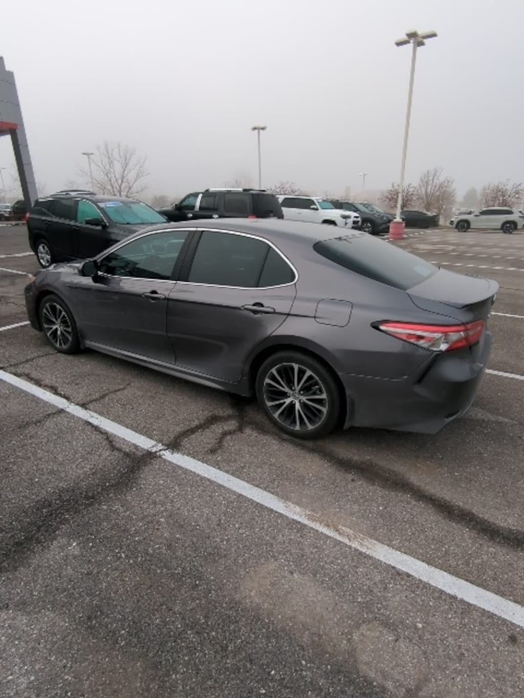 Used 2018 Toyota Camry SE Sedan