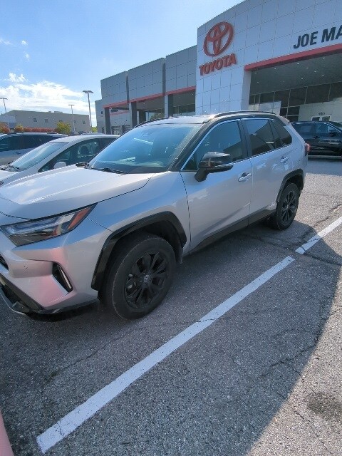 2022 Toyota RAV4 Hybrid XSE photo 3