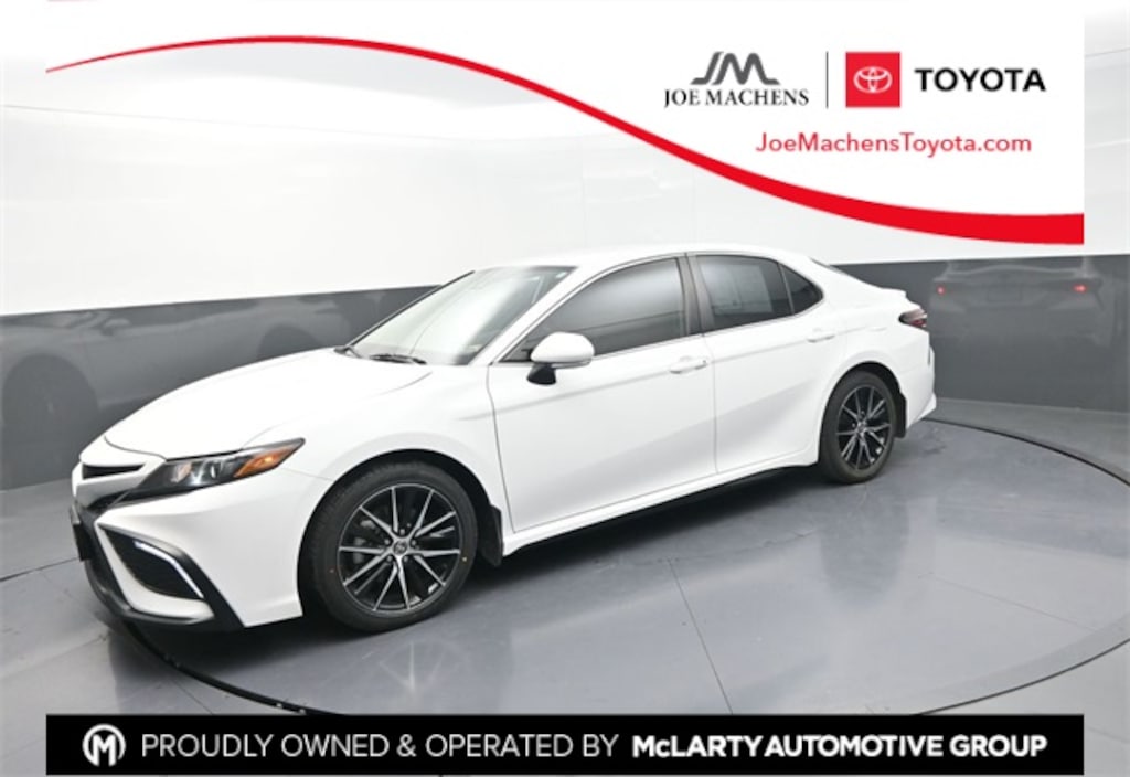 Used 2022 Toyota Camry SE Sedan