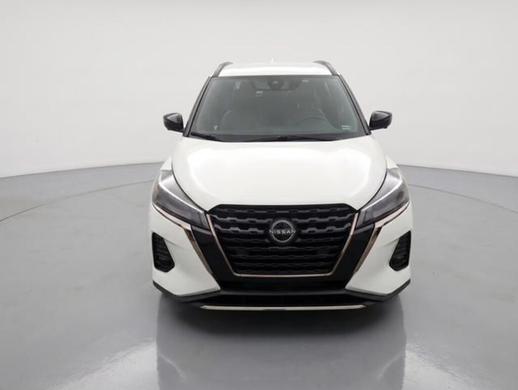 Used 2024 Nissan Kicks SR SUV