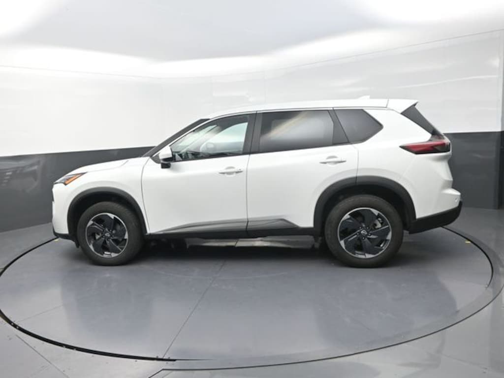 Used 2024 Nissan Rogue SV SUV