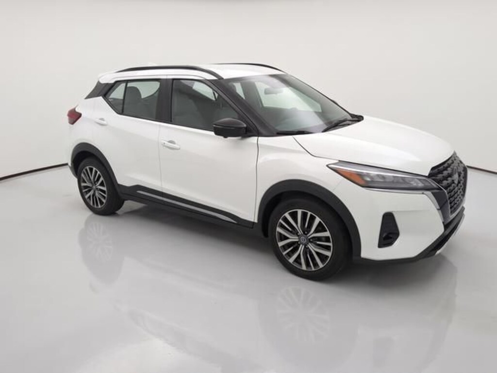 Used 2024 Nissan Kicks SR SUV