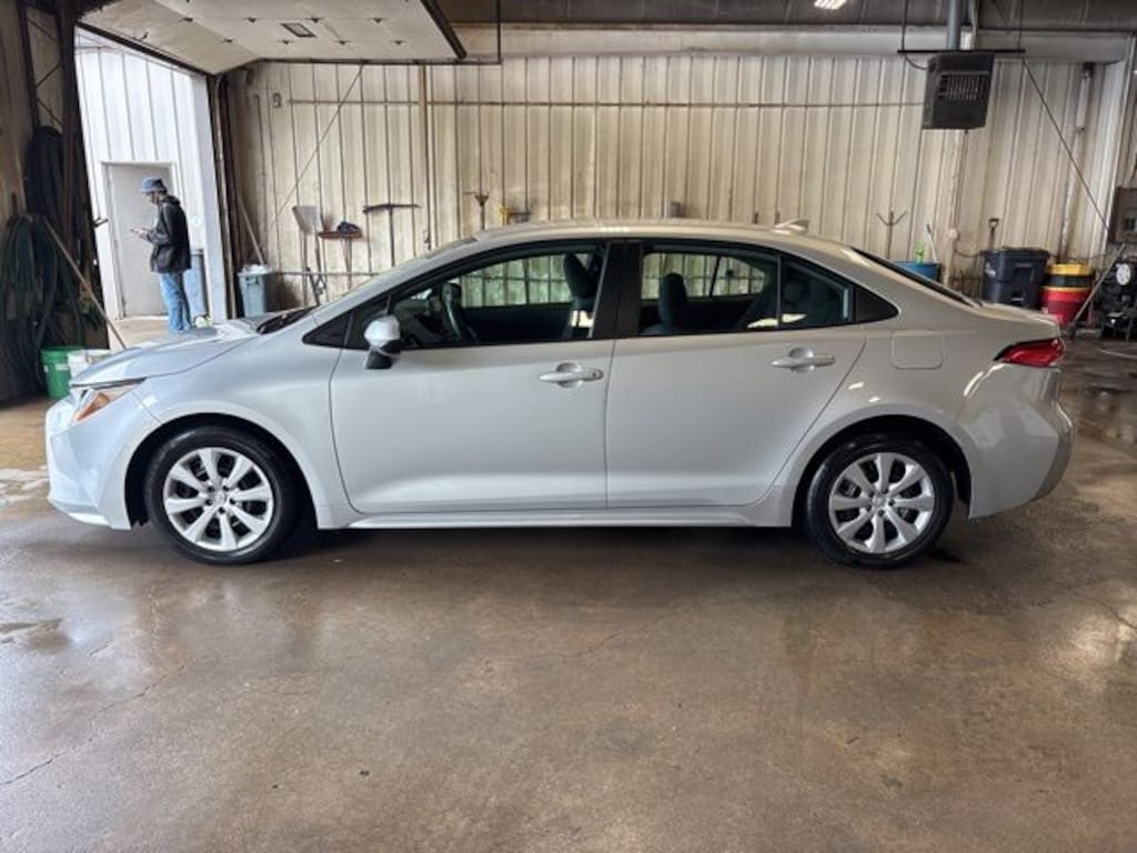 Used 2024 Toyota Corolla LE Sedan