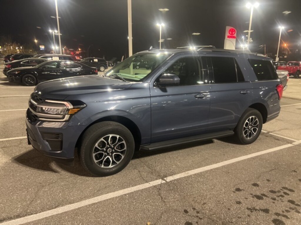 Used 2022 Ford Expedition XLT SUV