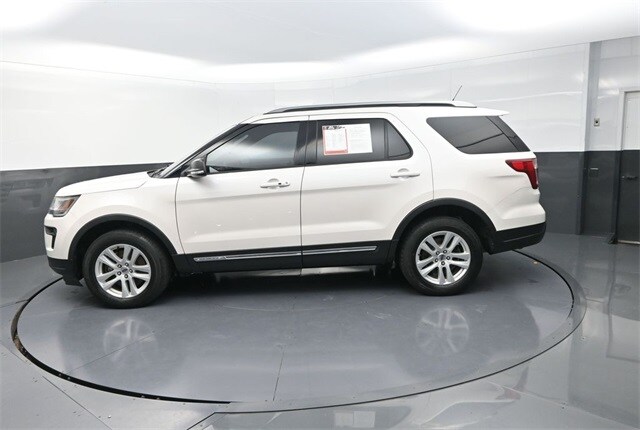 2019 Ford Explorer XLT photo 4