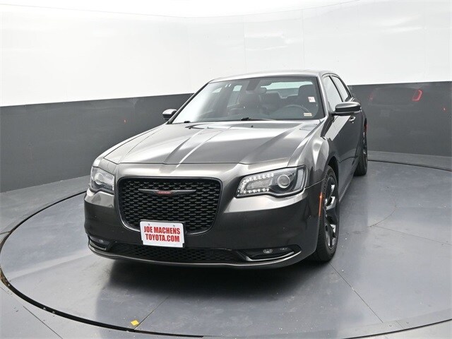 2023 Chrysler 300 S photo 2