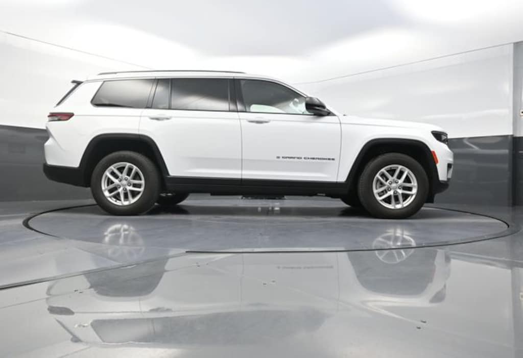 Used 2023 Jeep Grand Cherokee L Laredo SUV
