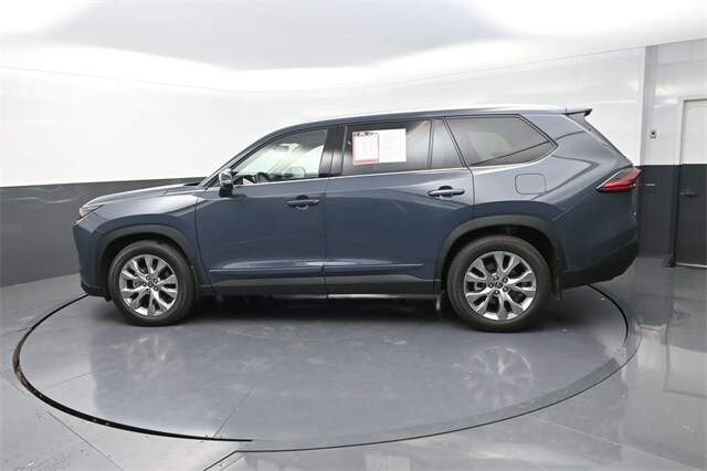 2025 Toyota Grand Highlander Limited photo 3