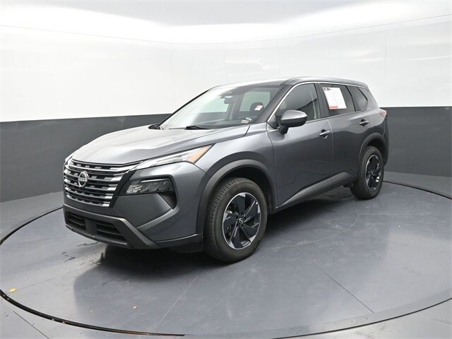 2024 Nissan Rogue SV photo 2